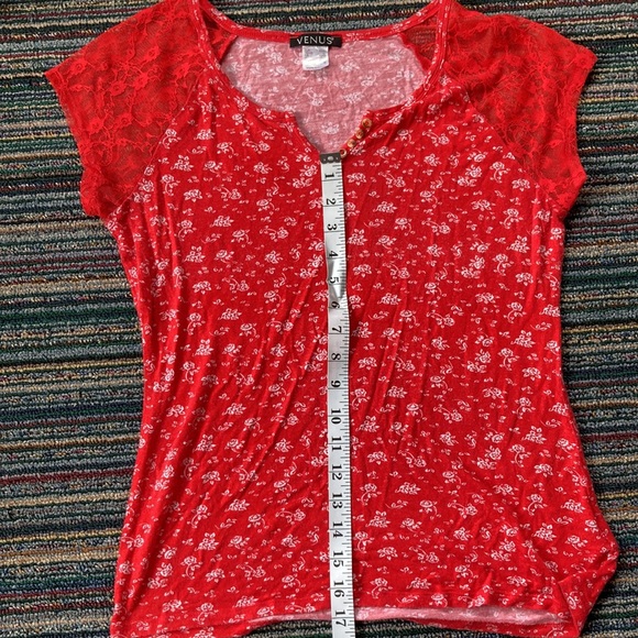 VENUS size medium M red top lace stretchy - Picture 3 of 9